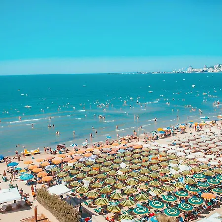 Happy * Durres